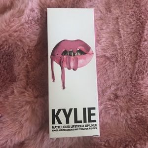 Kylie Cosmetics Smile Lip Kit
